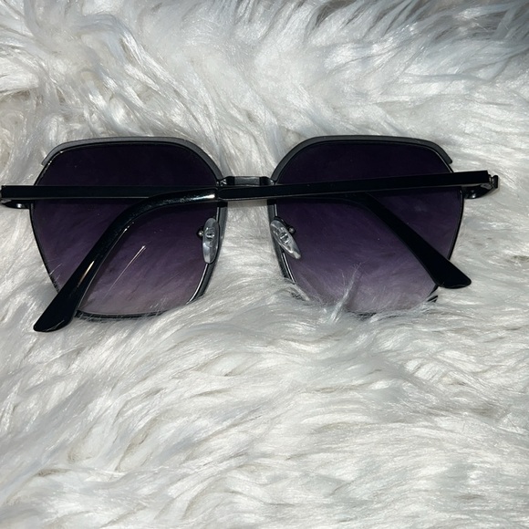 New without tags sunglasses - Picture 2 of 4